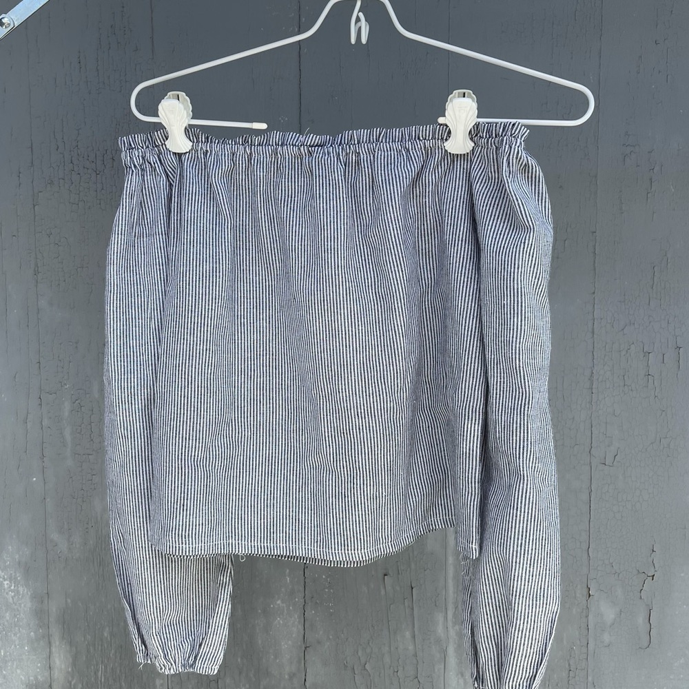 Brandy Melville Off the shoulder top
